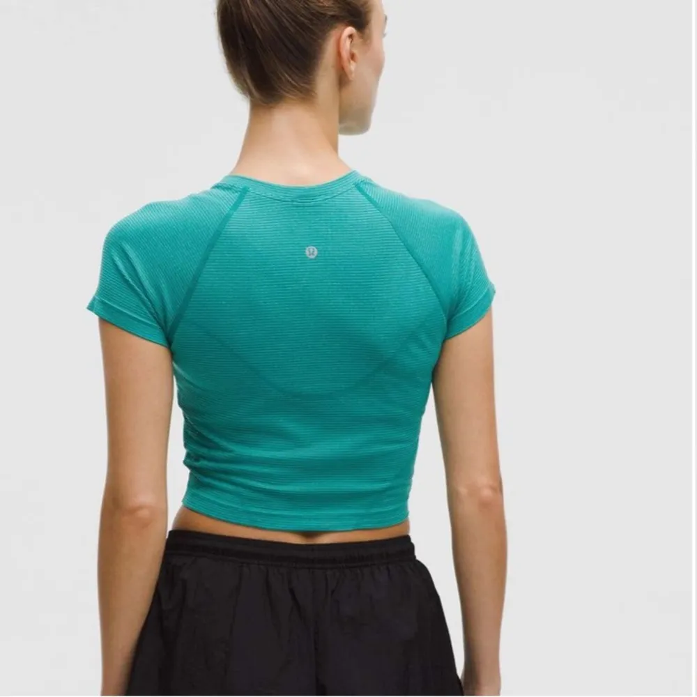 Lululemon Women's Swiftly Tech Cropped Short-Sleeve Shirt 2.0 Mint Breeze 12 - Image 2