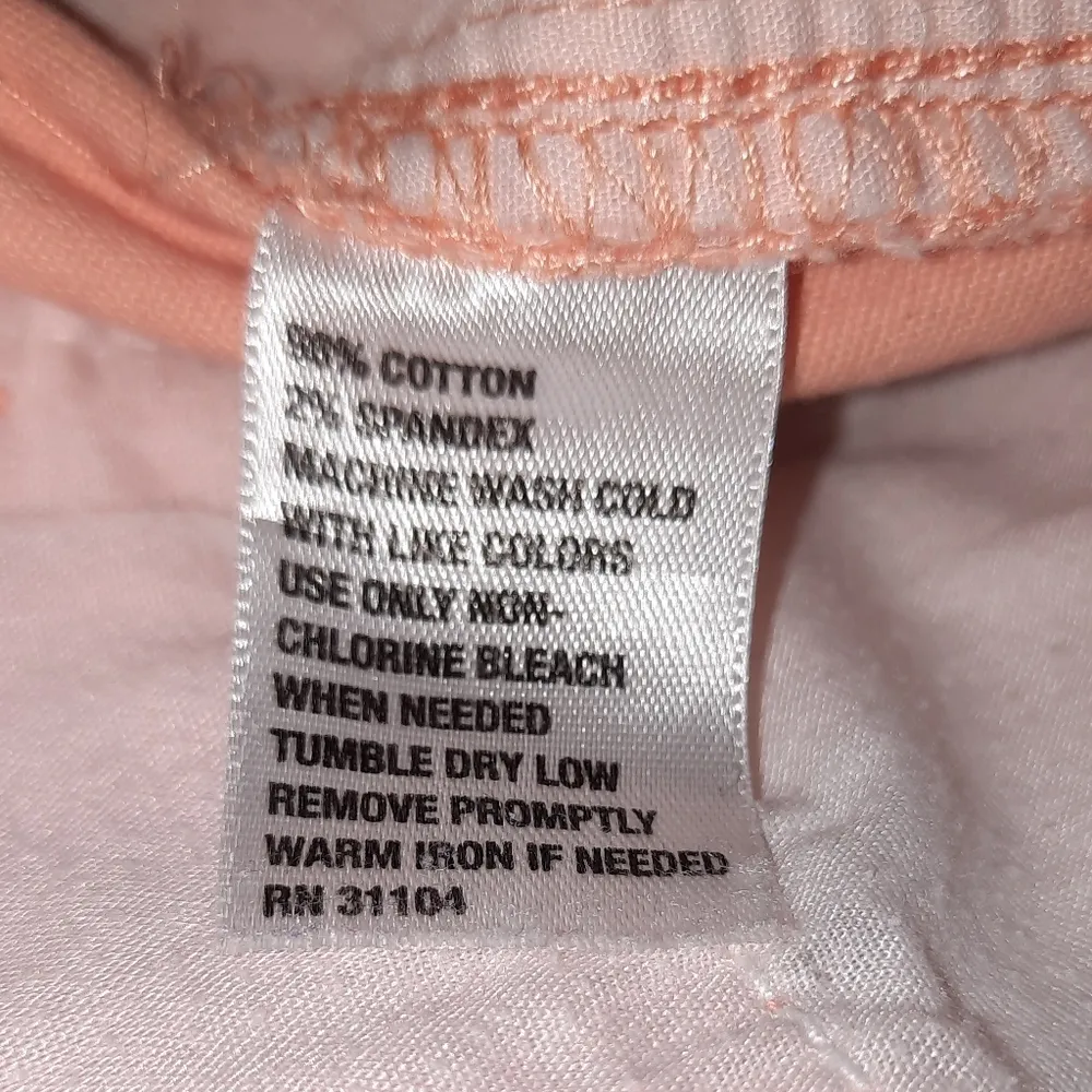 Red Camel Peach Colored Shorts SIze 9 - Image 5