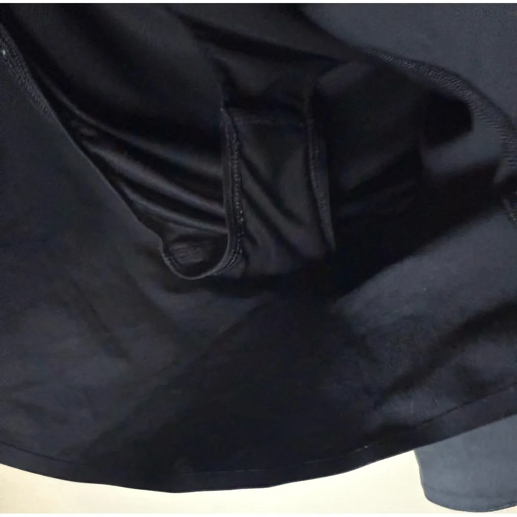 ATHLETA running with it 3.5”  Athletic Shorts size xs - Image 5