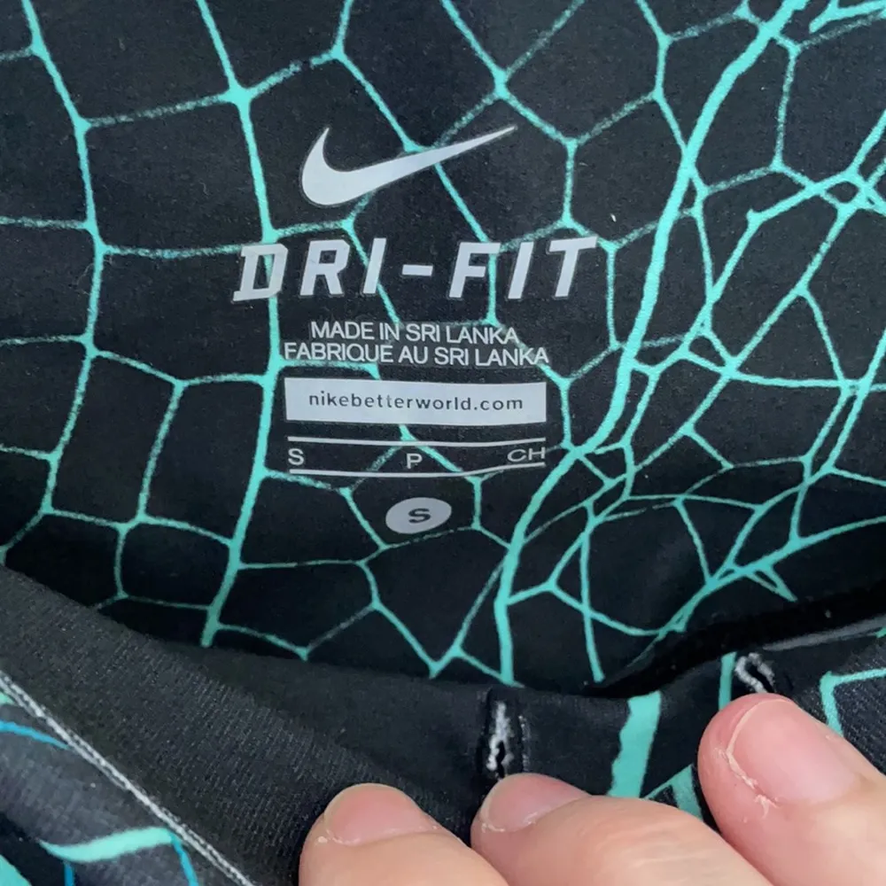 Nike N7 Printed Crop Leggings Small - Image 5