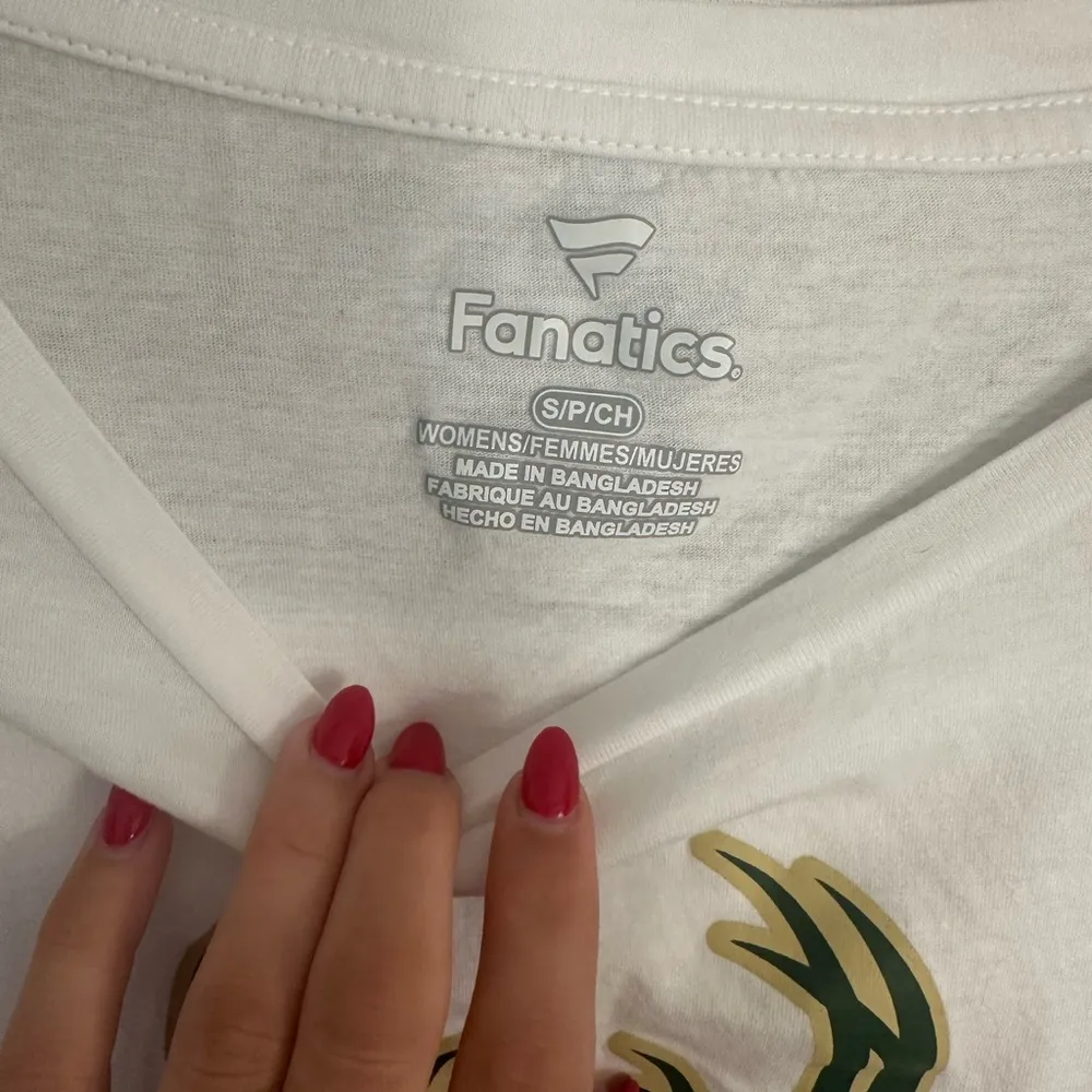 Fanatics White Milwaukee Bucks Tee - Image 2