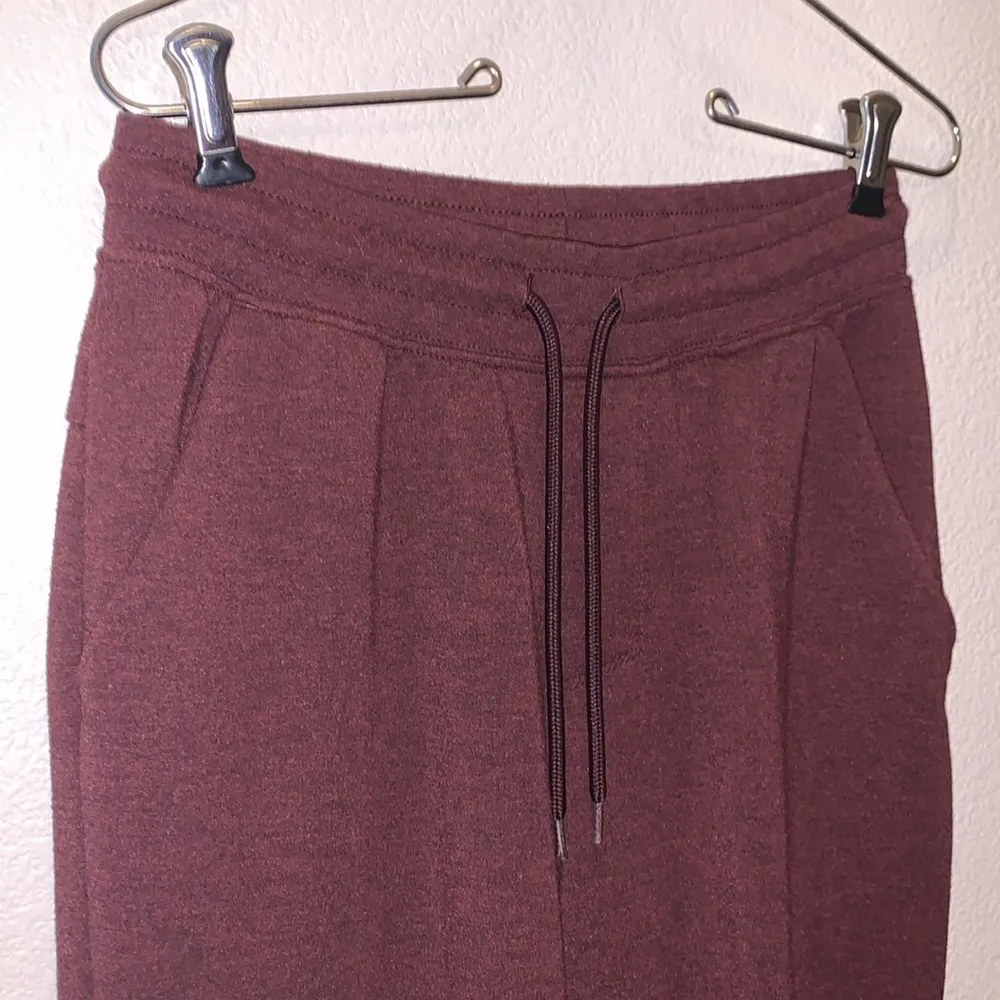 Athletic Works  maroon jogger style sweatpants - Image 5