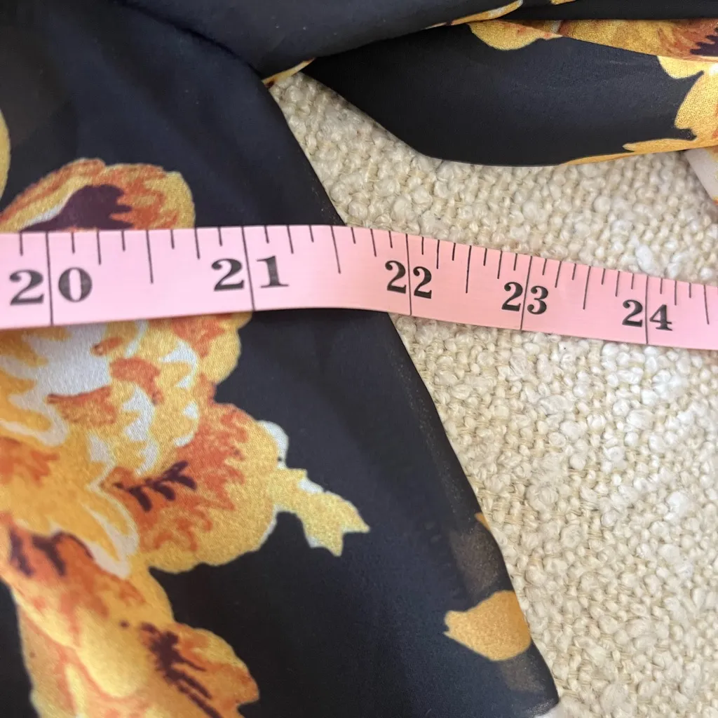 Vici Black Floral Long Sleeve Top Size Medium - Image 8