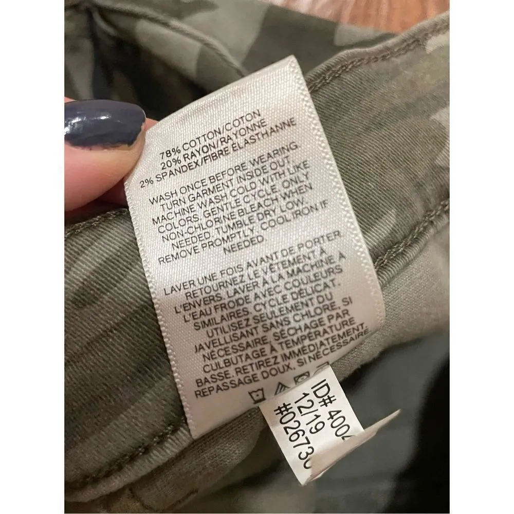 Express camo cropped straight high rise pants size 2 - Image 9