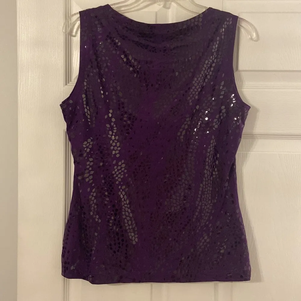 St John Women Shirt size M length 24”bust 34/36” color purple - Image 5