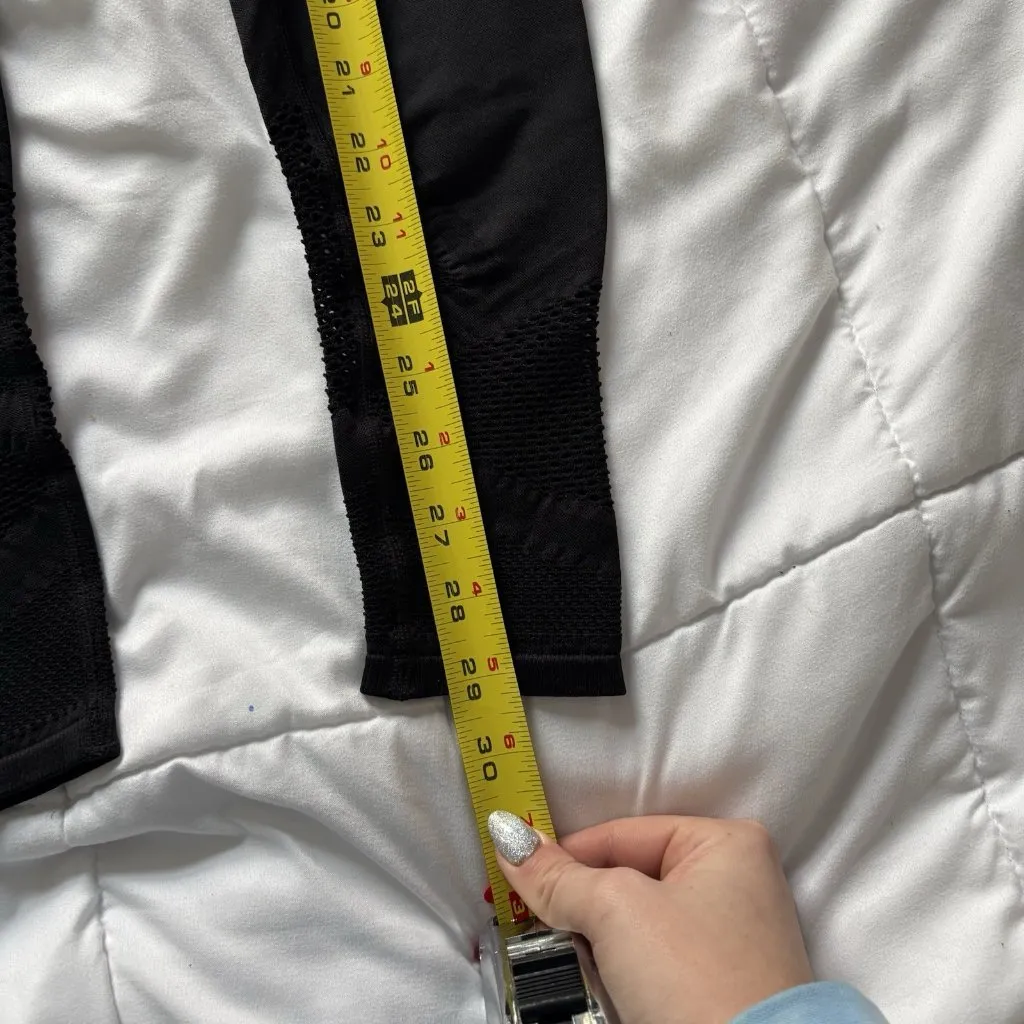 Fabletics Cropped Leggings Pants Womens Size XS Black Stretch Yoga Activewear - Image 3