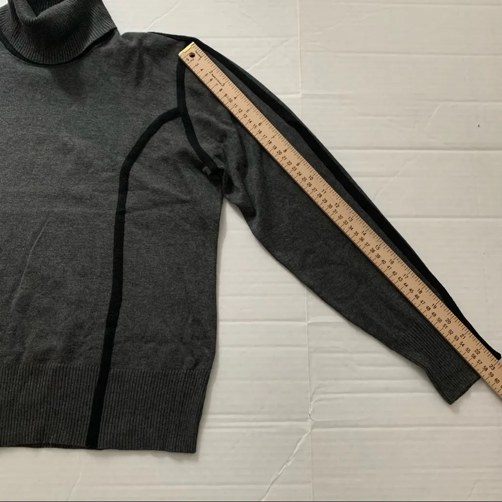 Carmen Marc Valvo Grey Black Turtleneck L - Image 2