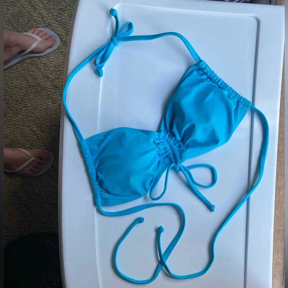 Size M Ruched Bikini Top Size M - Image 12