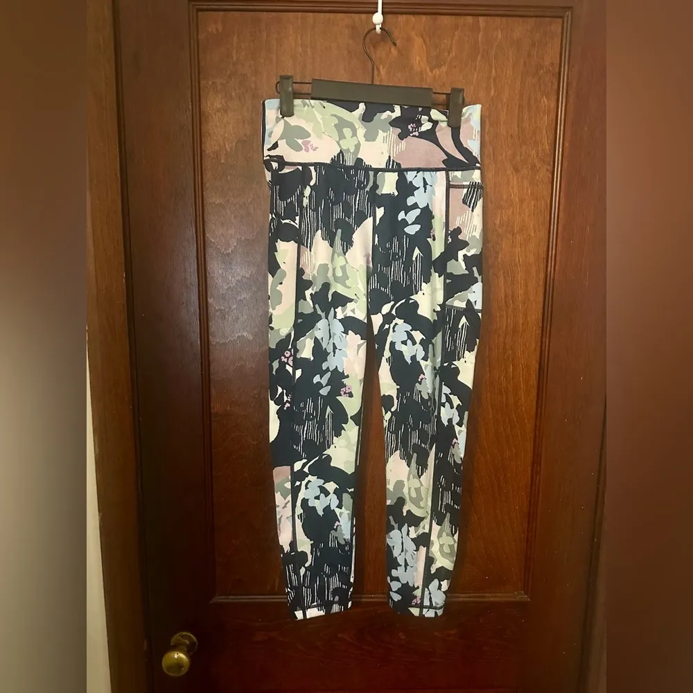 Sweaty Betty Super Sculpt Floral Yoga Flat Waistband 7/8 Length Size 8 - Image 2