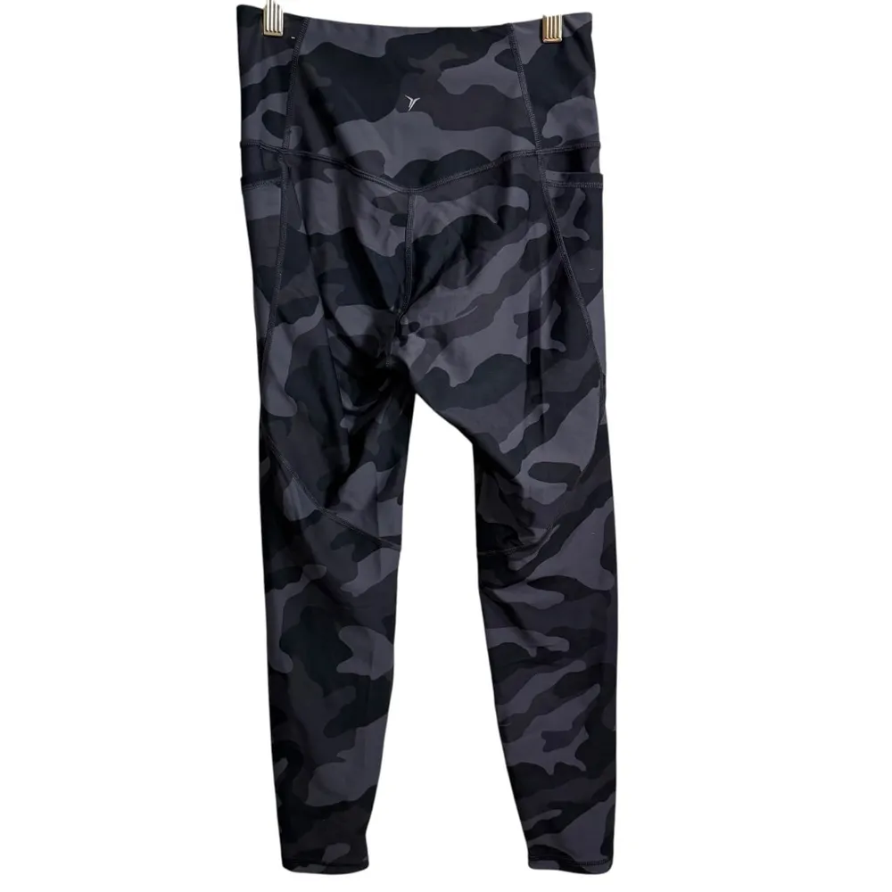 Old Navy Active Set Medium Gray Camo Tank Top & Leggings - Image 6