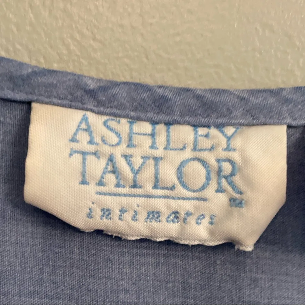 Vintage 90’s Blue Embroidered Women's Snap House Dress Coat Intimates Size XL - Image 5