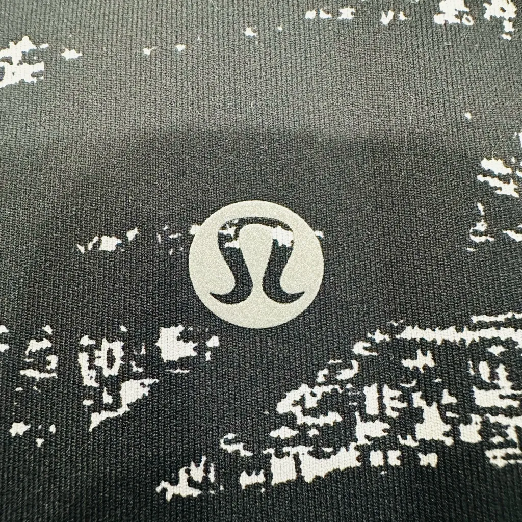 Lululemon Black and White Patterned Leggings - Image 5