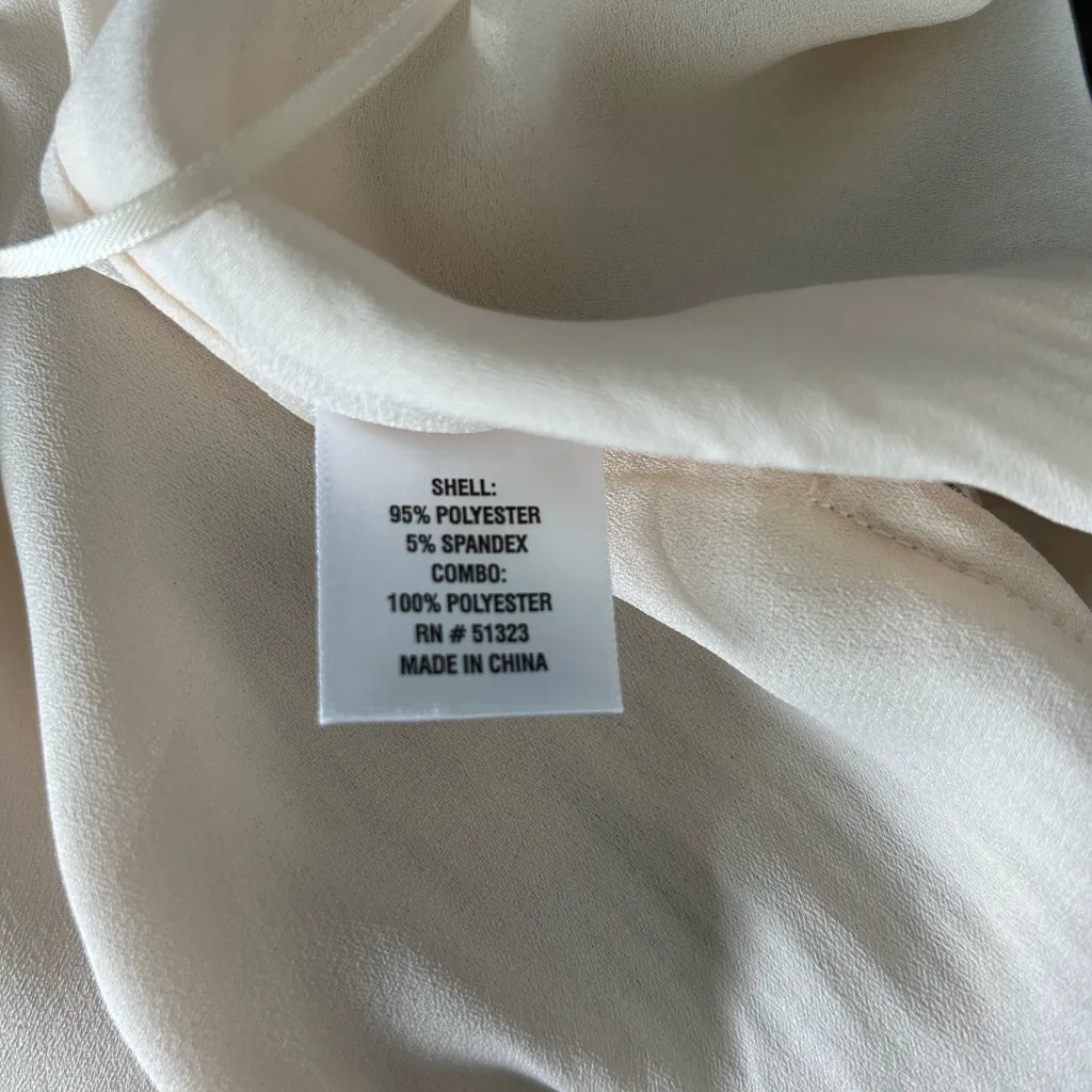 Cece sequin top with bow shoulders. Size small - Image 8