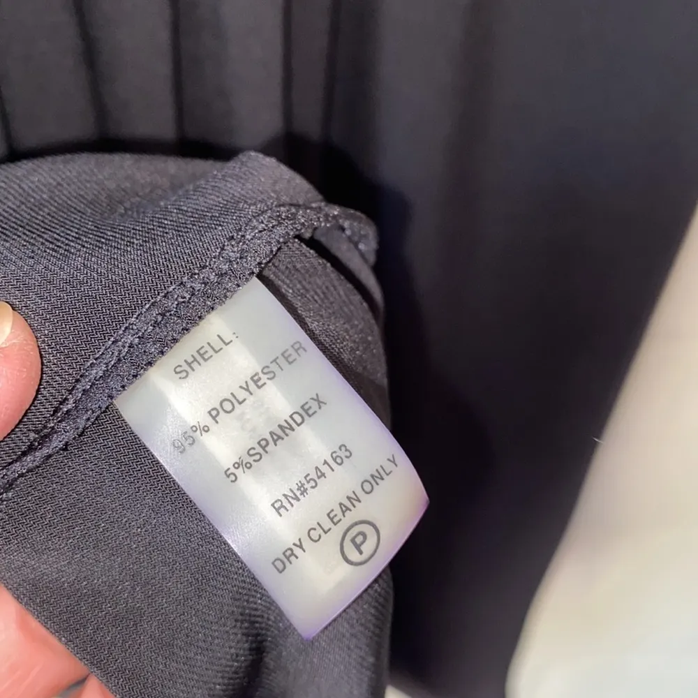 Calvin Klein dress black NeW capped‎ sleeve size 4 pleated front detail v neck - Image 5