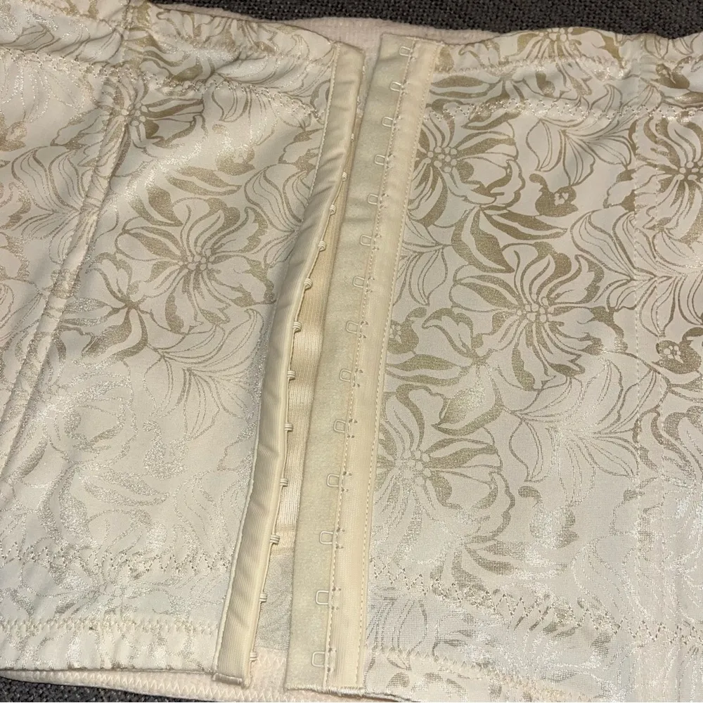 waist trainer corset, creme beige color, hook & eye closure, size 2X - Image 3