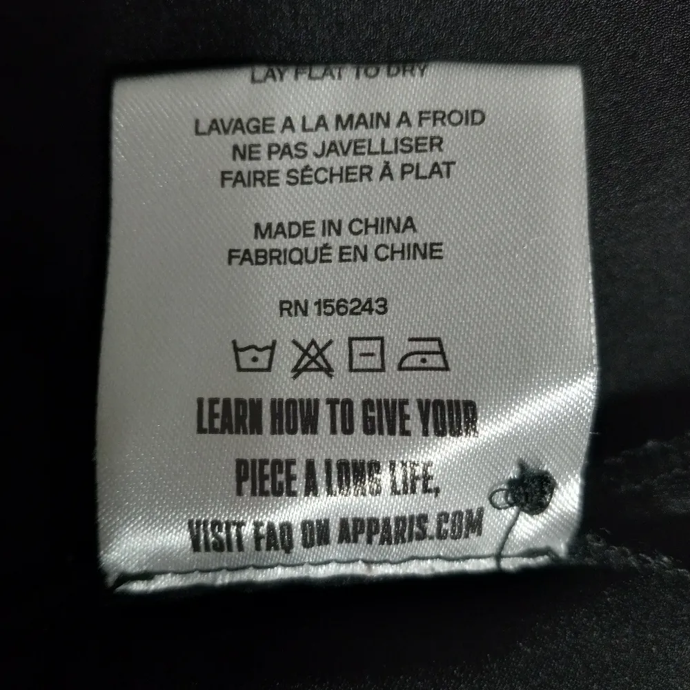 Apparis S Collared Button - Image 10