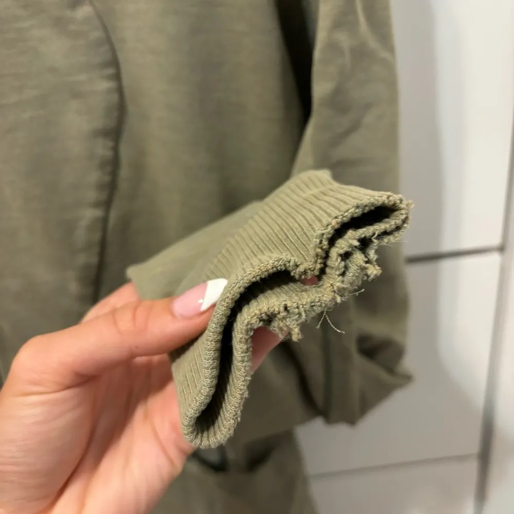 Lululemon On The Daily Hoodie
Heathered Fatigue Fog - Image 9