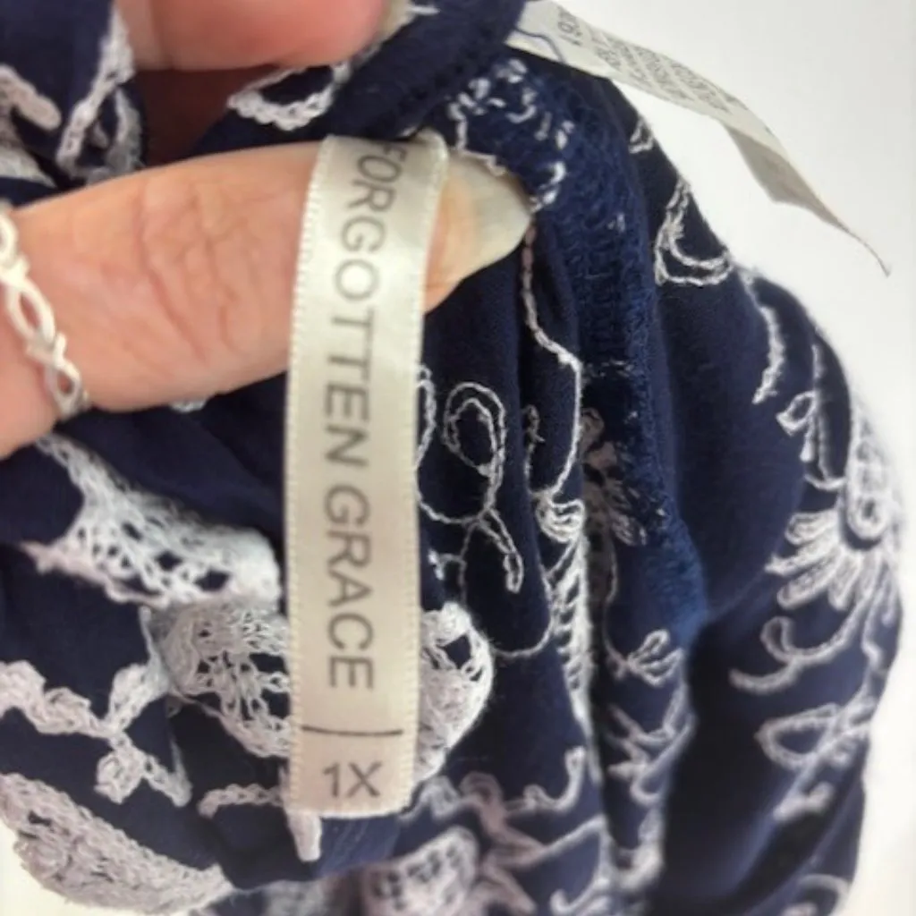 Forgotten Grace Navy White Paisley Trumpet Sleeve Embroidered Tunic Career 1X - Image 7