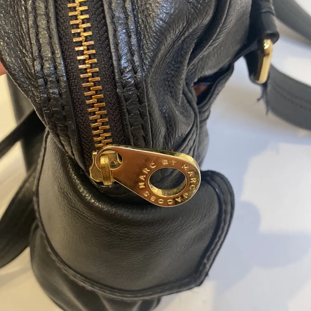 Marc by Marc Jacobs Airliner Captain Shoulder Tote Bag Black Gold Contemporary - Image 7