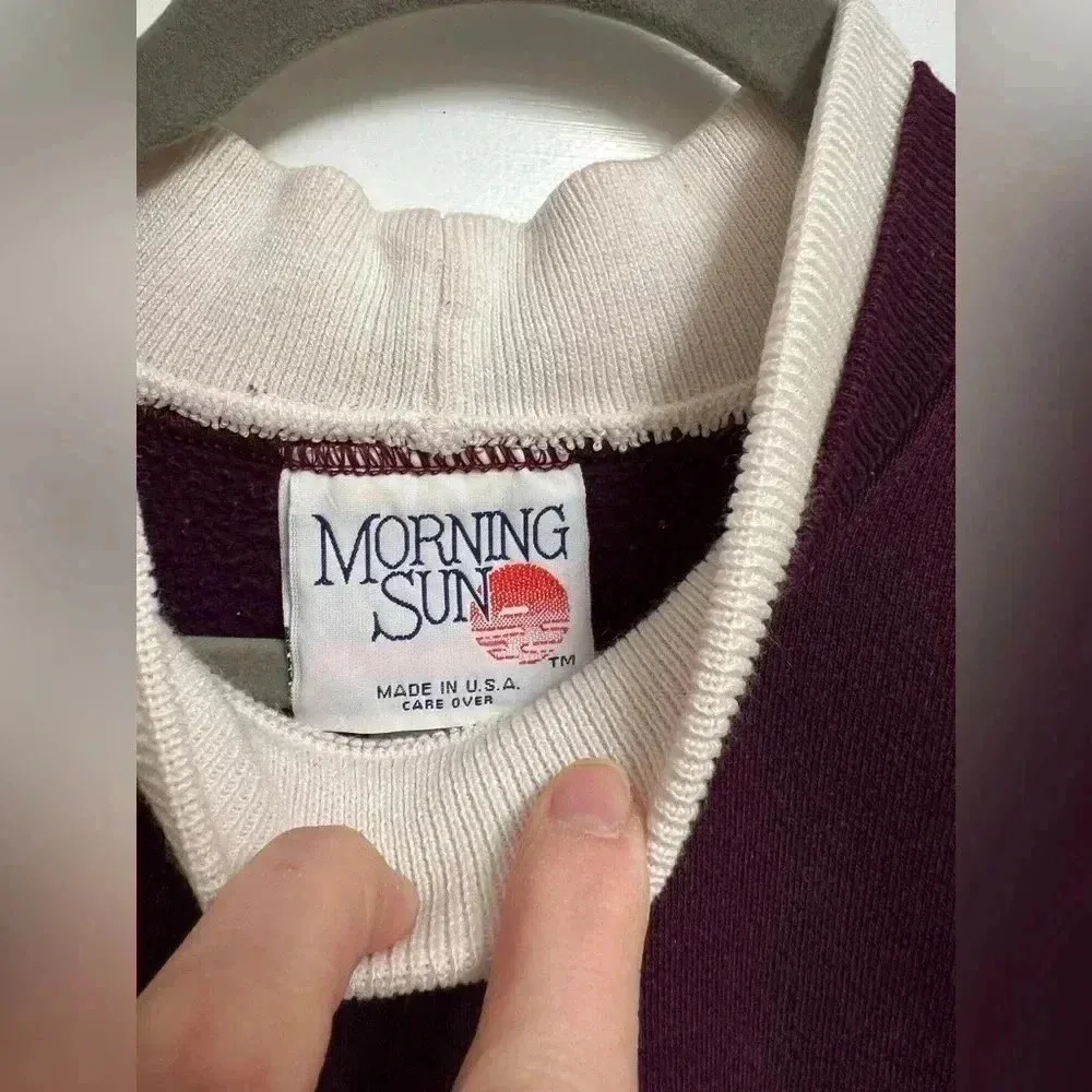 Morning sun graphic crewneck with faux mockneck accent L Purple Size L - Image 3