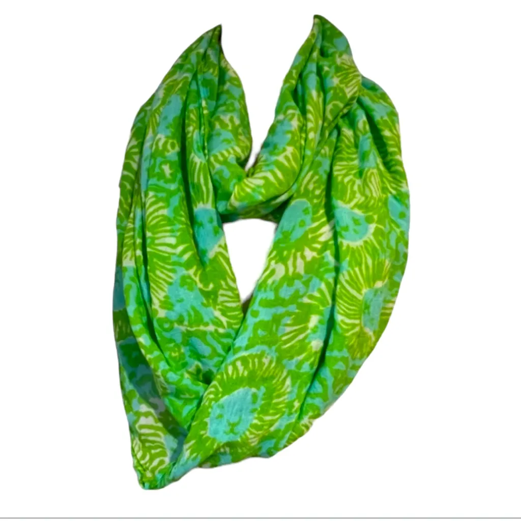 Lilly Pulitzer Lime Green and‎ Blue Rayon Infinity Loop Scarf One Size - Image 2