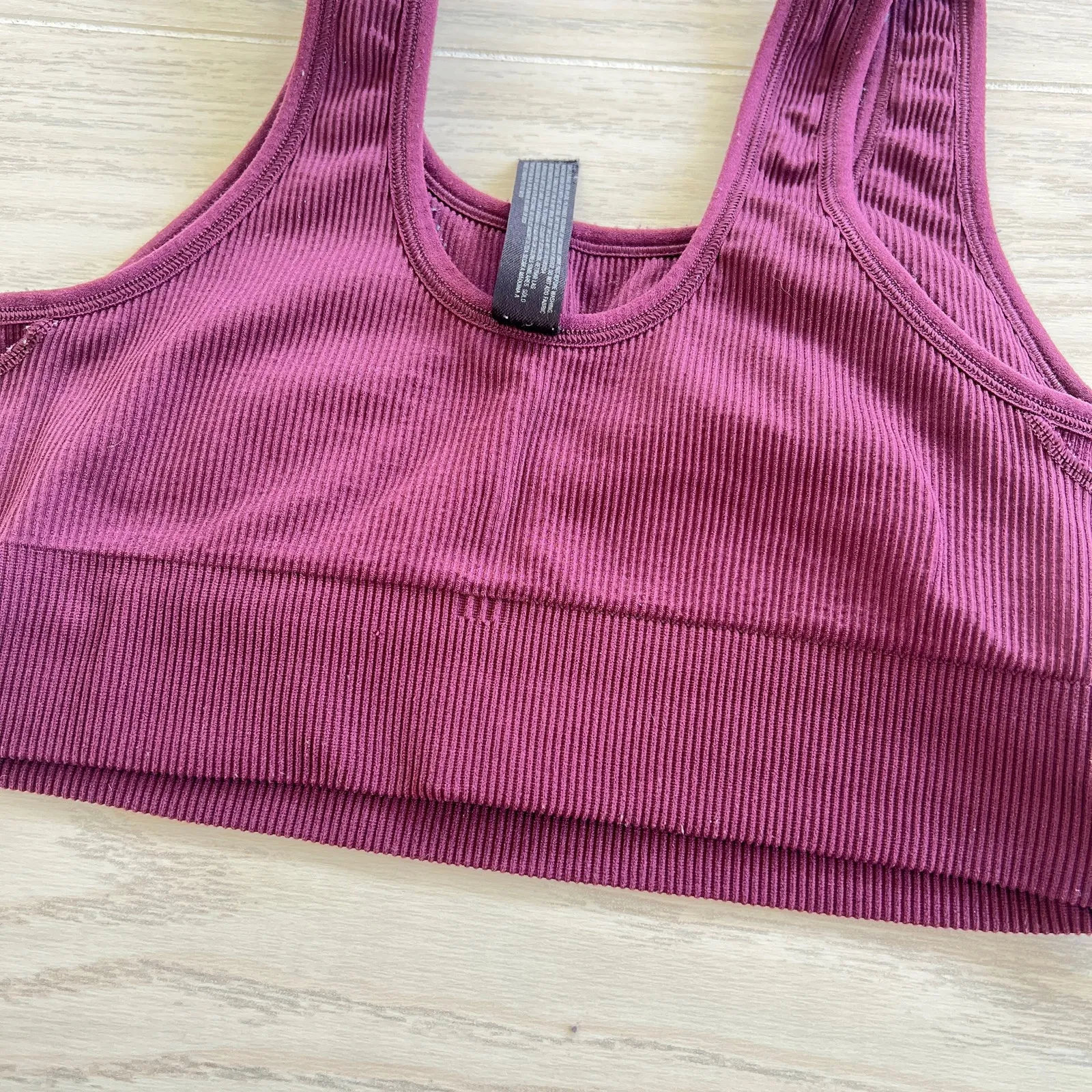 All in Motion Women's Scoop Neck Seamless Sports Bra Mulberry Medium - Image 6