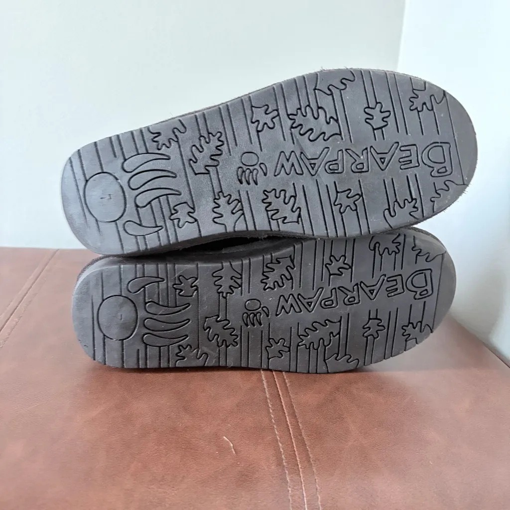 BearPaw boots size 7 - Image 5