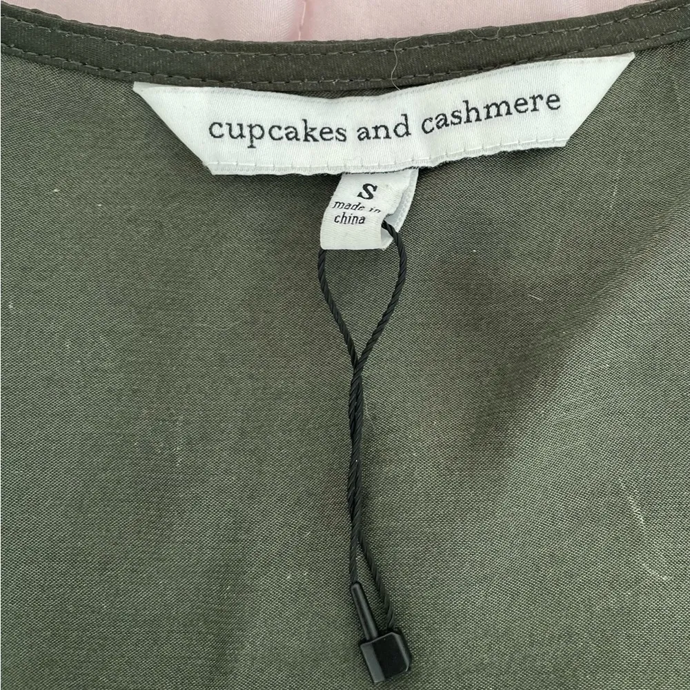 Cupcakes and Cashmere Yeta green wrap tiered bell sleeves blouse, size S party - Image 5