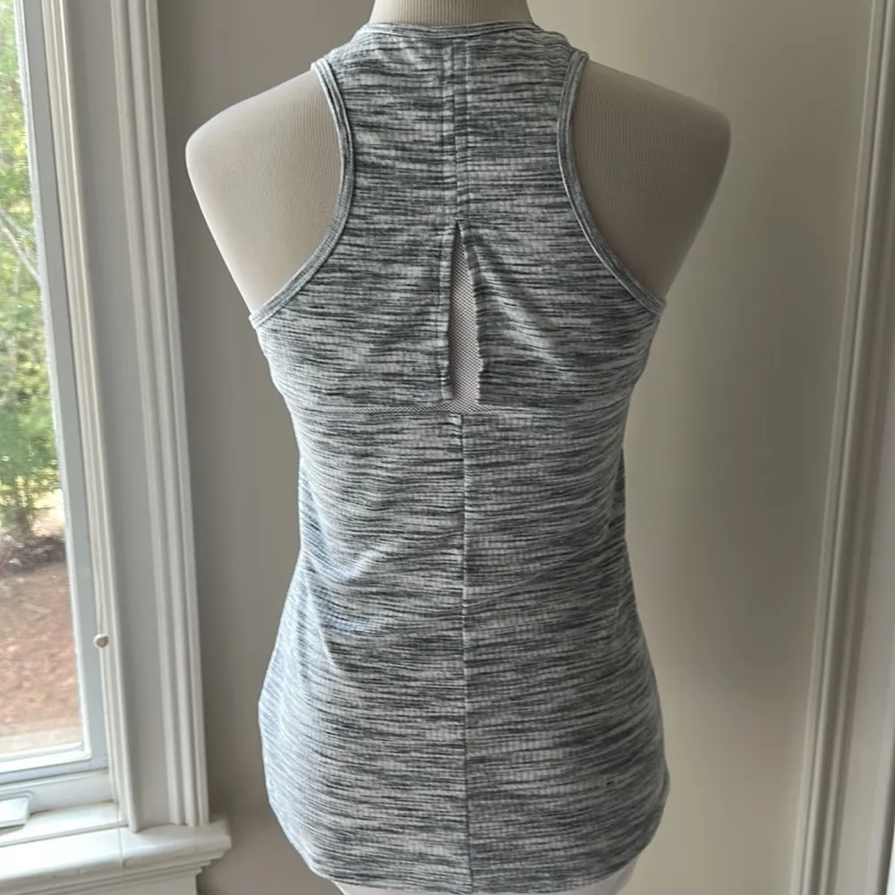 Marmot Running Tank Top, Size Small, Like new - Image 4