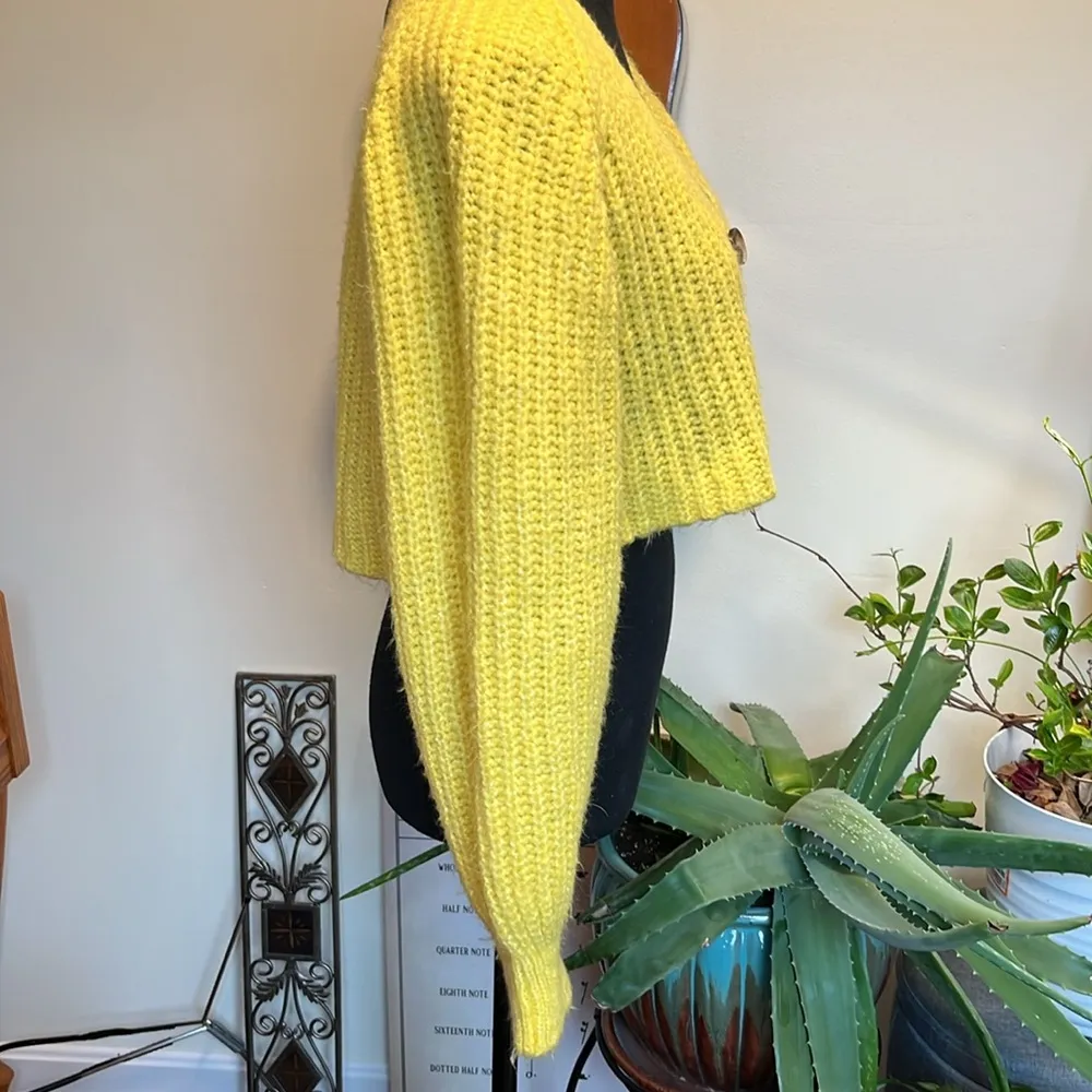 Chunky Yellow Cropped Cardigan Sweater Size Small - Image 3