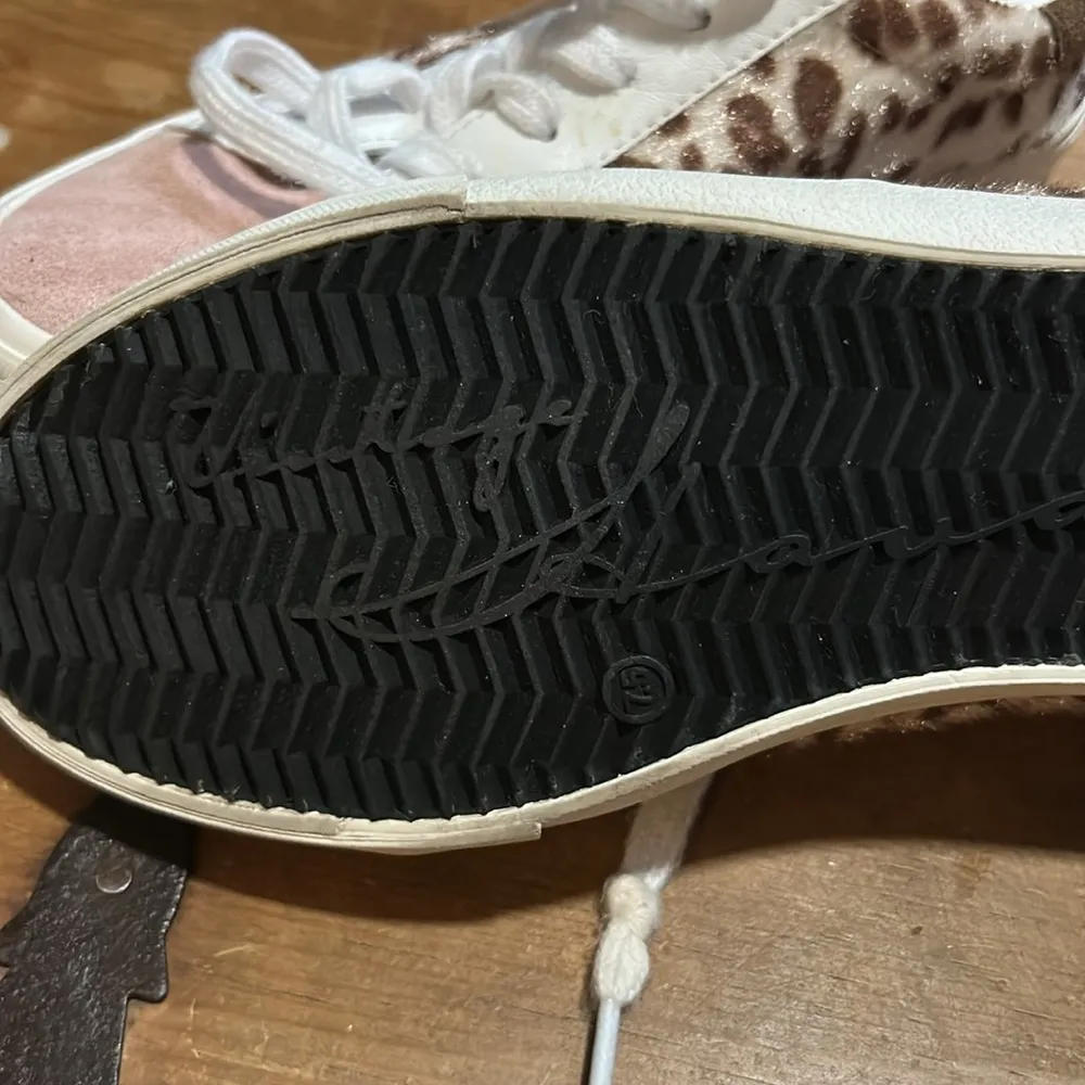 Woman’s Vintage Havana Leopard Print Pink and White Women's Sneakers Size 7.5 Brown - Image 4