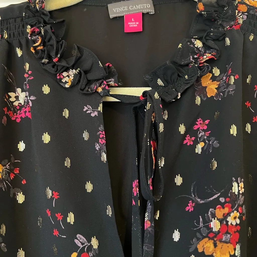 Vince‎ Camuto Large Black Semi Sheer Smocked Lined Tie Ruffled Floral Blouse - Image 8