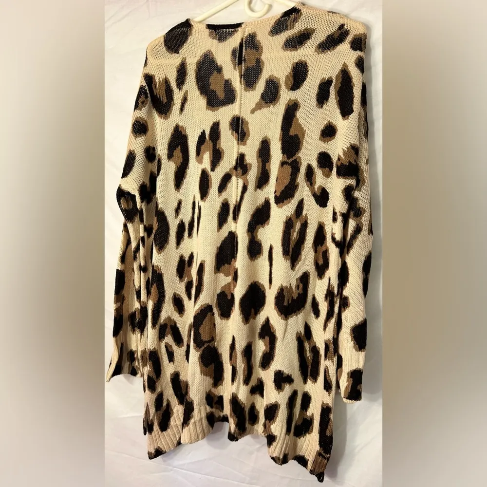 Size s animal print sweater • - Image 10