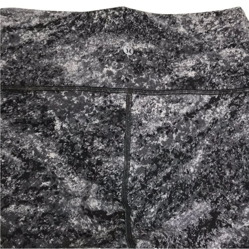 LULULEMON Tie Dye Crop Leggings Sz 8 Sporty Yoga Outdoor Fairy Casual Whimsygoth - Image 6