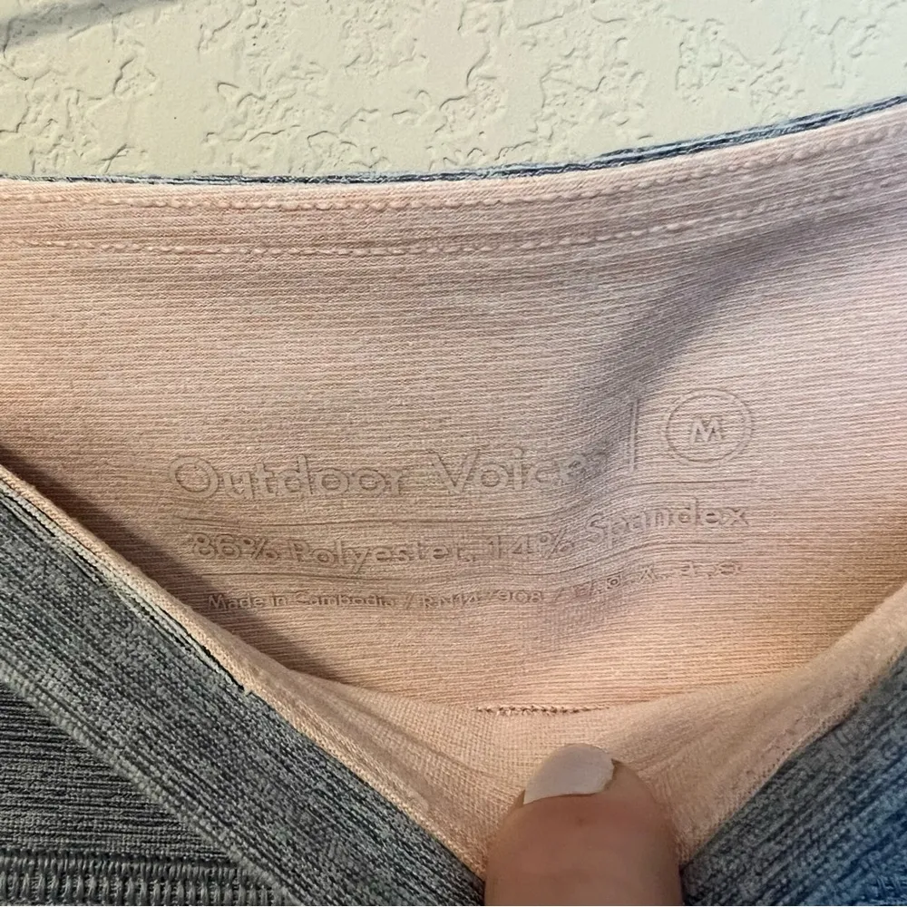 Outdoor Voices Light Peach Workout Top and Leggings Set - Image 5