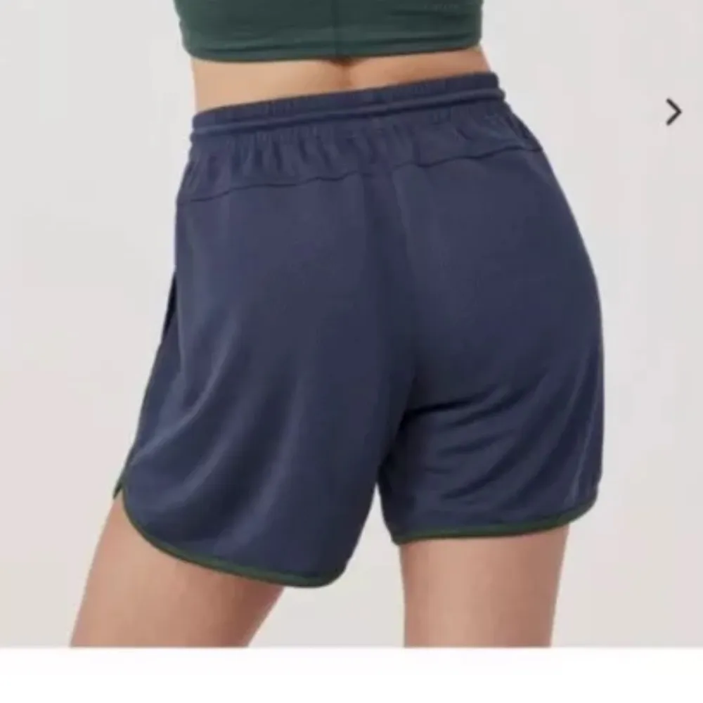 NWT OUTDOOR VOICES Women's Dark Sky RecMesh 5" Athletic Shorts Pockets xL - Image 2