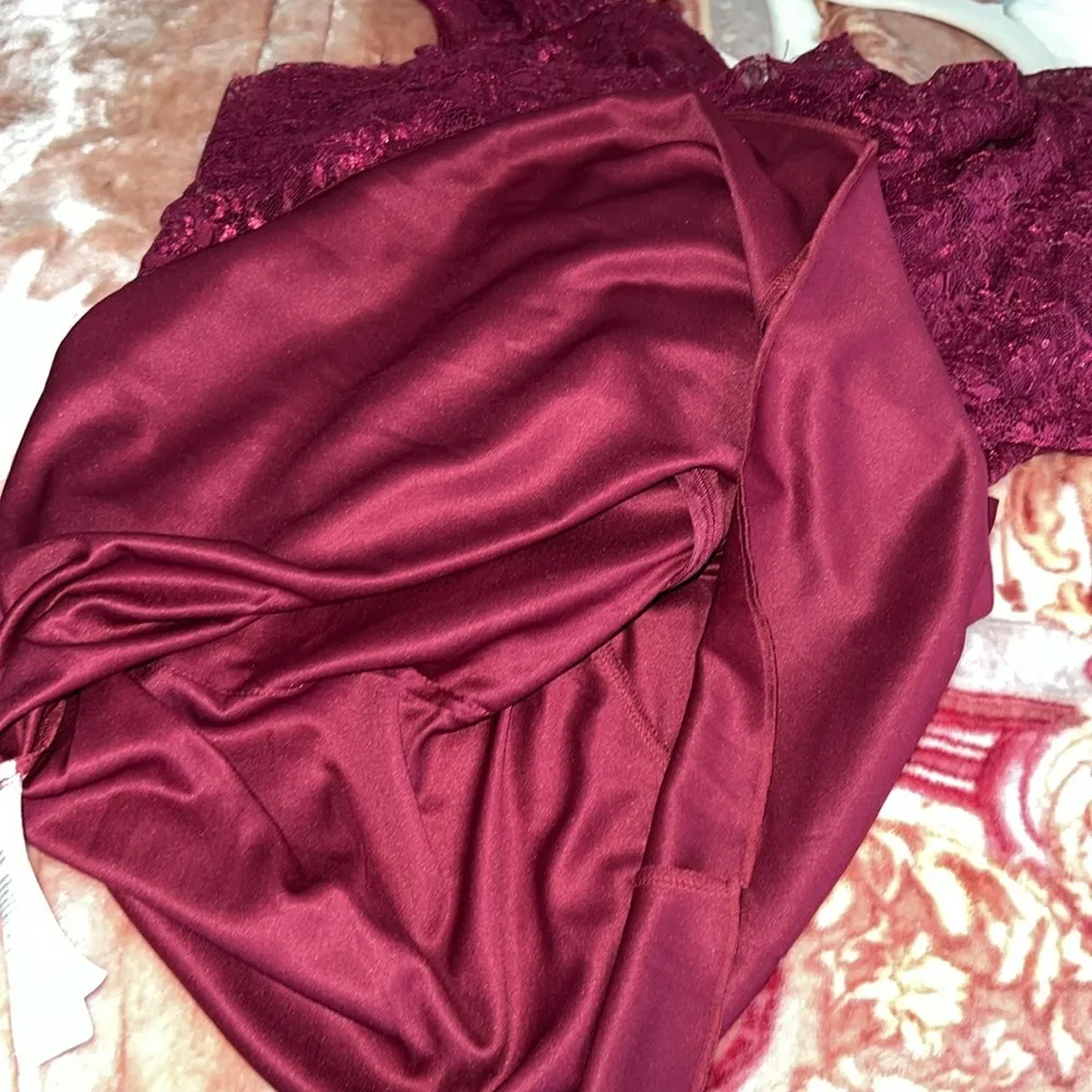 David’s bridal, Short sleeve illusion lace tiered ruffle dress NWT,4, burgundy - Image 16