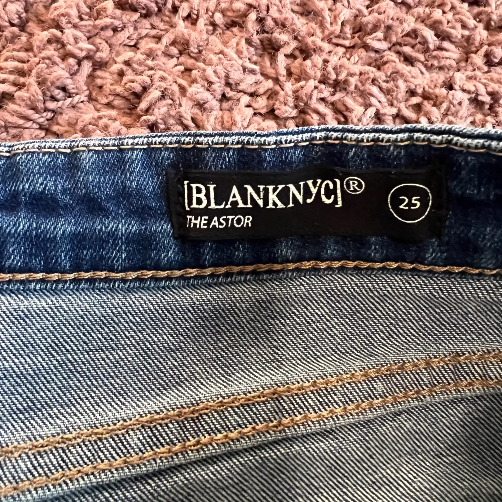 BLANKNYC Denim Shorts Distressed Dark Wash‎ Cut Off The Astor Size 25 NWT - Image 3