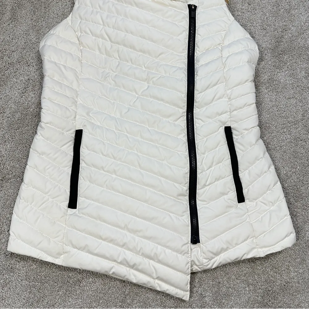 Athleta  So Down Asymmetrical Front Zip Puffer Vest Down Feather in Ivory Size S - Image 4