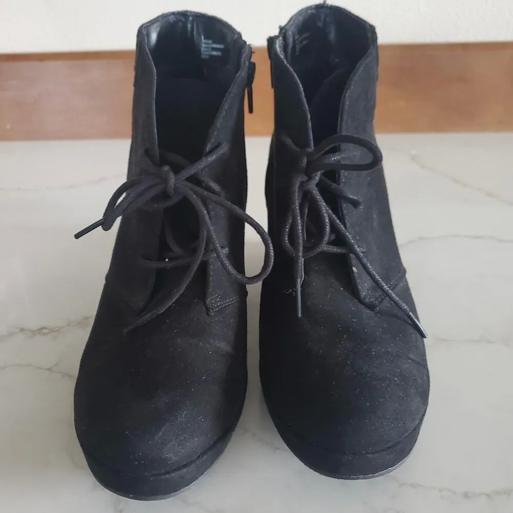 Black Suede Wedge Ankle Booties Size 8 Merona Fashion Lace Up - Image 2