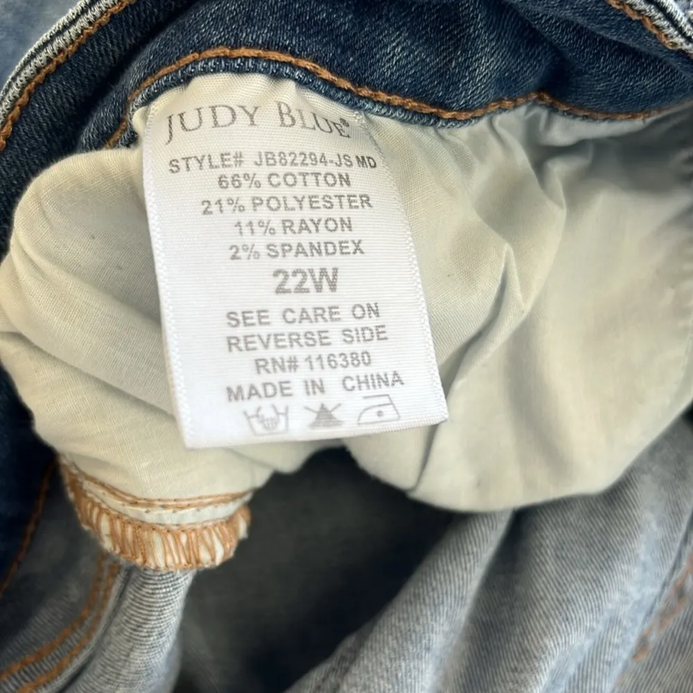 Judy Blue Relaxed Blue Skinny Jeans with Authentic Fading. Size 22 - Image 5