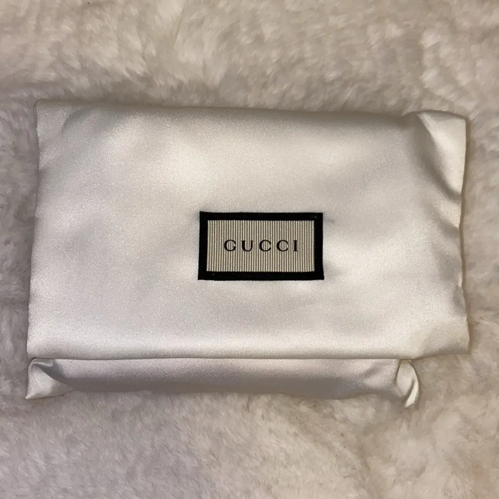 Authentic GUCCI Blush GG Wallet - Image 11