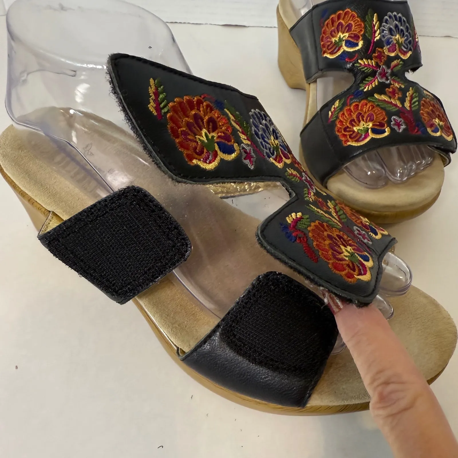 Alegria Lite Women's Embroidered Leather Two Strap Wedge Sandals Sz 39 Black Red - Image 6