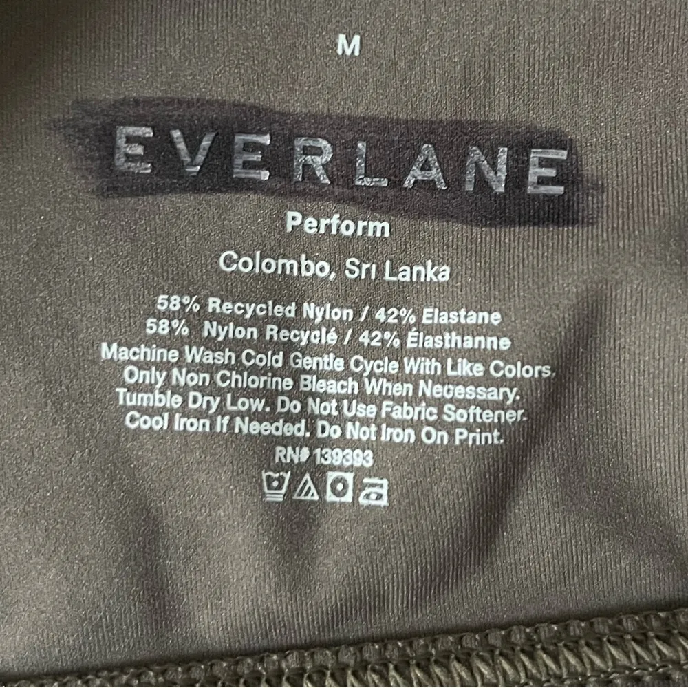 Everlane The Perform Cropped Top Dark Forest Taupe Size Medium - Image 6