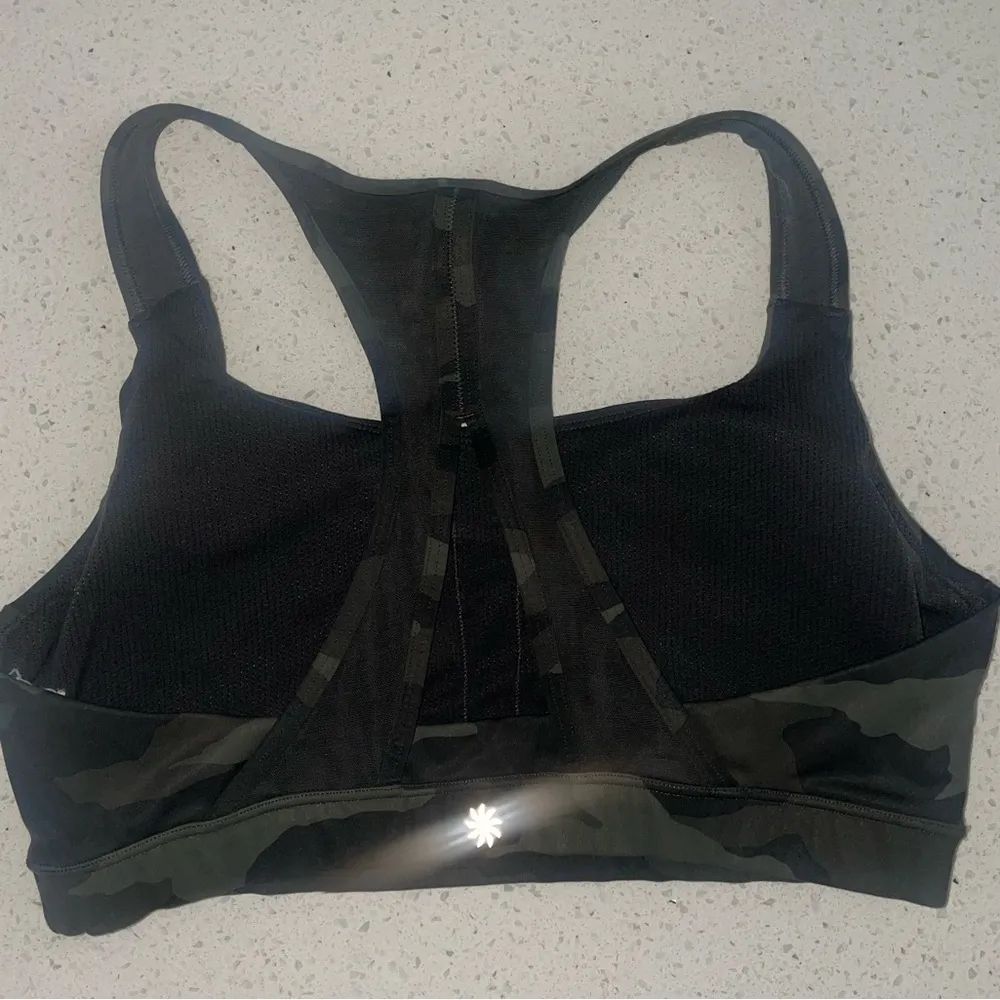 ATHLETA camo sports bra size L - Image 4