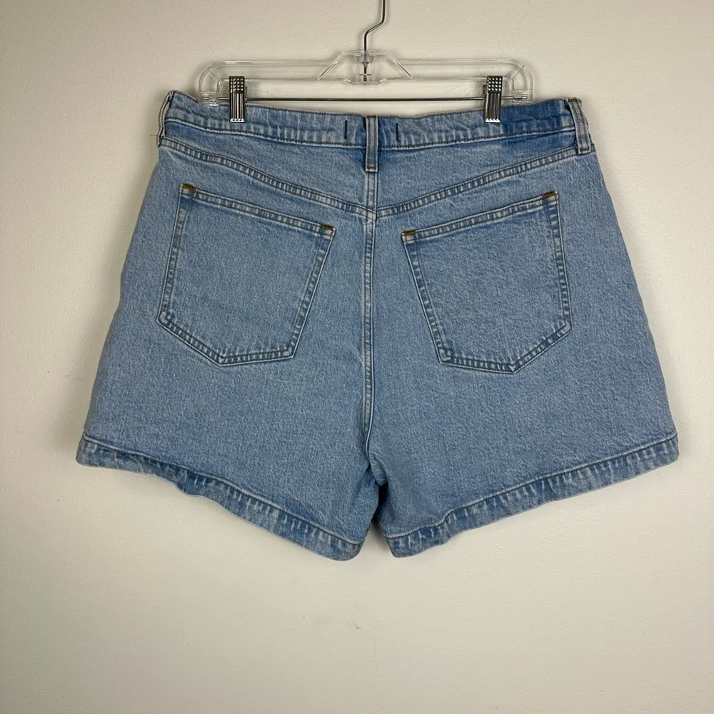 Abercrombie & Fitch  Curve Love High Rise Dad Short Women’s Sz 33 - Image 3