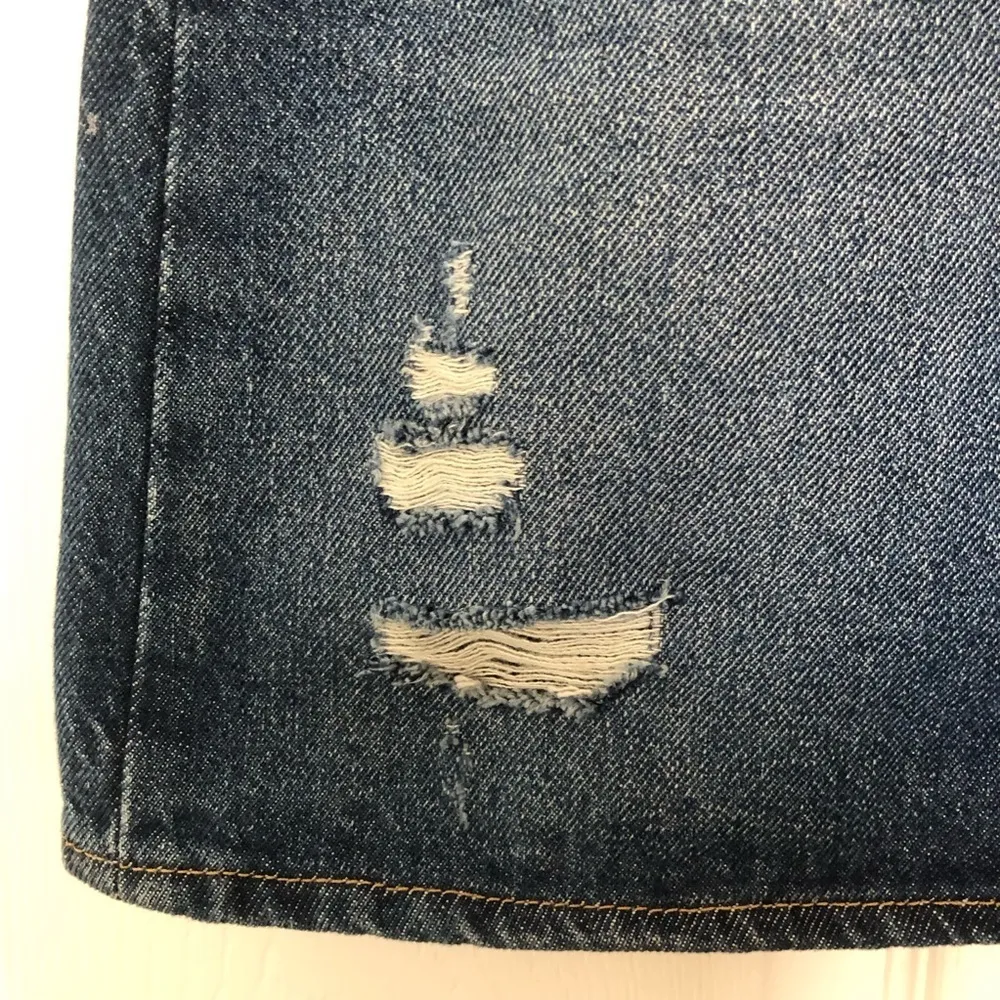 Levi's Jean Distressed & Deconstructed Skirt Size 27(4) - Image 4