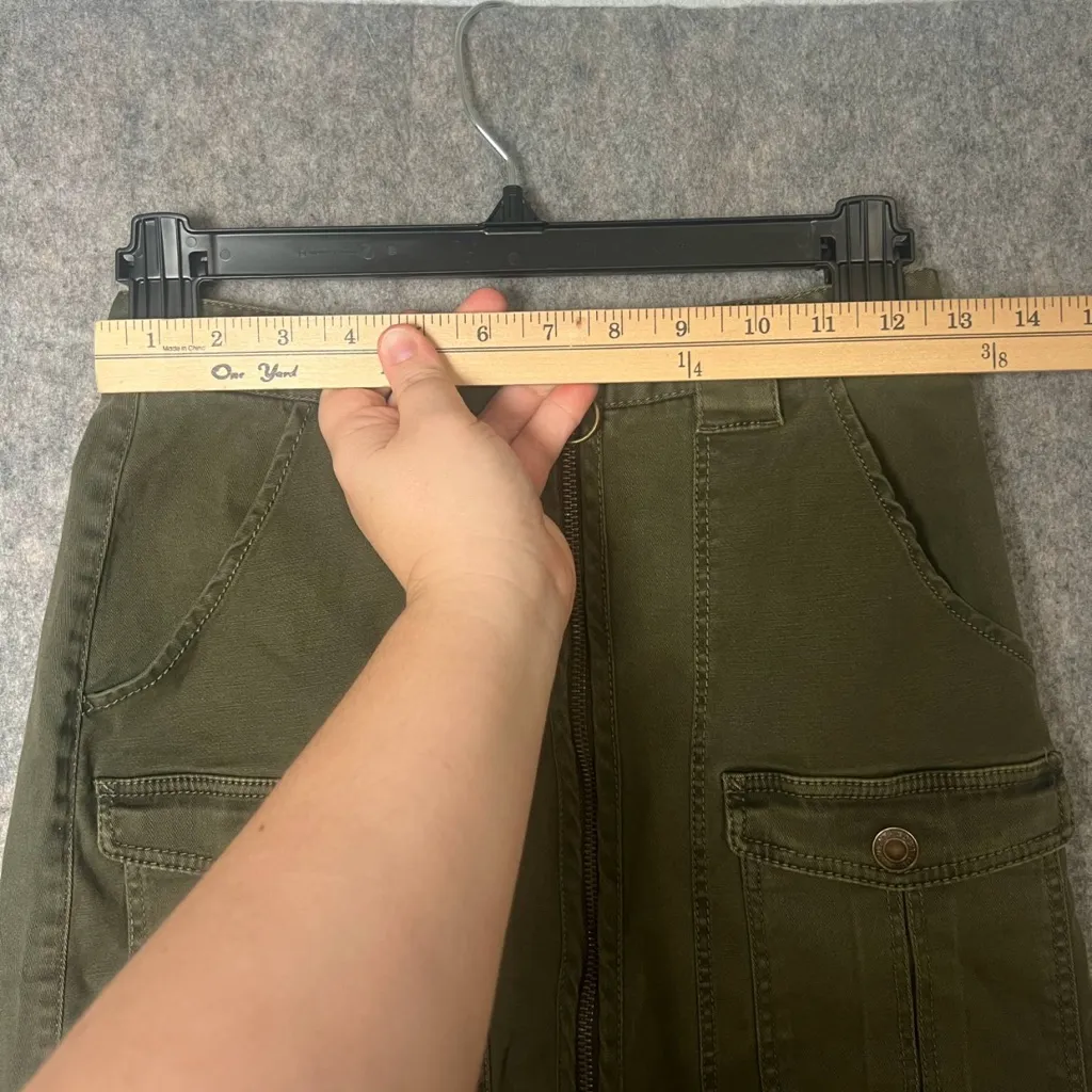 L.O.G.G. (Label‎ of Graded Goods) Woman Size 6 army green utility mini skirt - Image 4