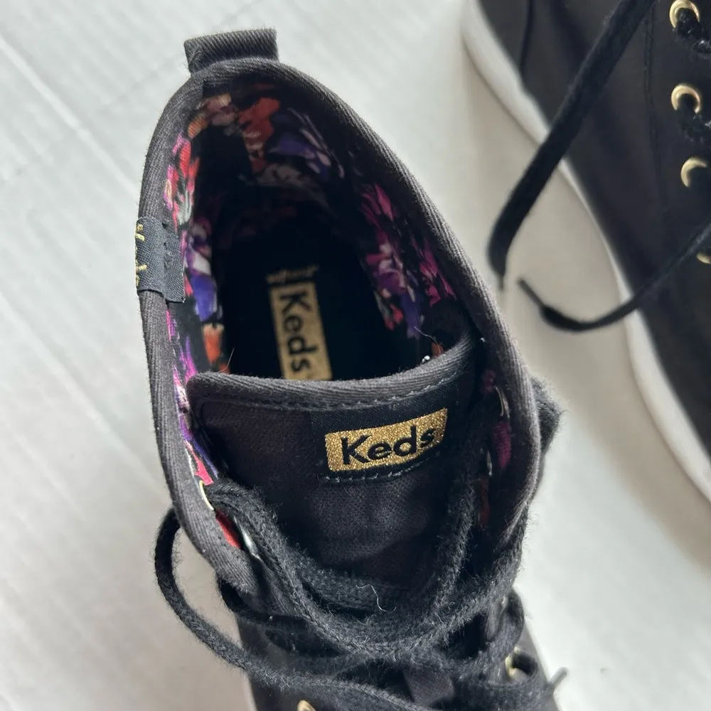 Women’s Keds Black Kickstarter high top Sneakers floral interior size 9 - Image 2