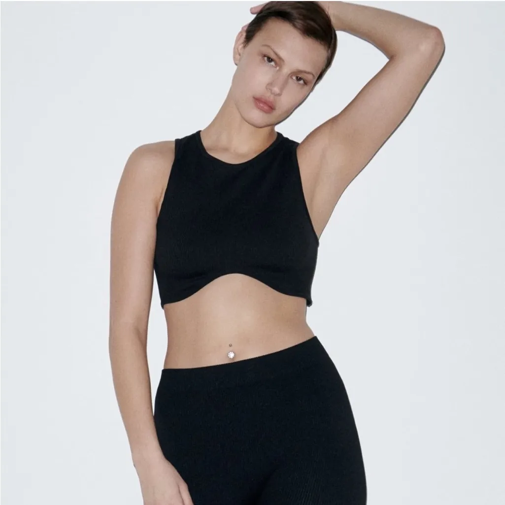 Black seamless crop top Size XS/S - Image 2